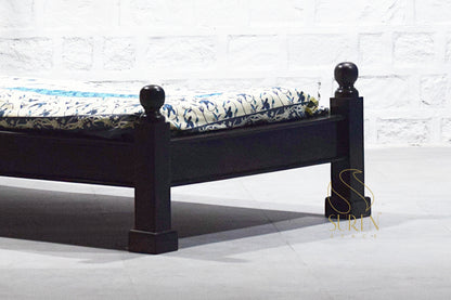 Letto singolo in legno massello di noce scuro dal design moderno