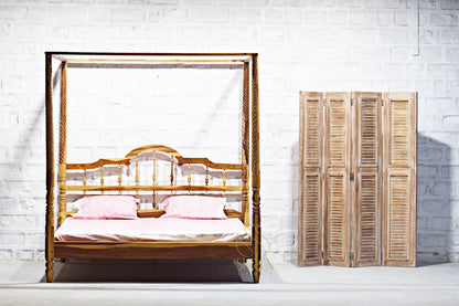 Natural Finish Four Poster Bed in Solid Wood with Classic Design