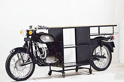Bar de maison en carrosserie de mobylette indienne recyclée : Station de boissons chic et vintage